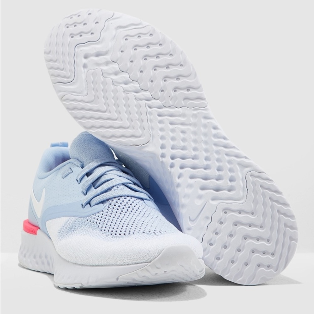 NIKE Odyssey React 2 Flyknit - NEW WITH BOX - Picture 4 of 8